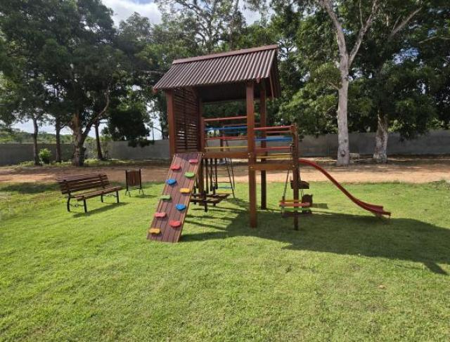 Play Baby envernizado